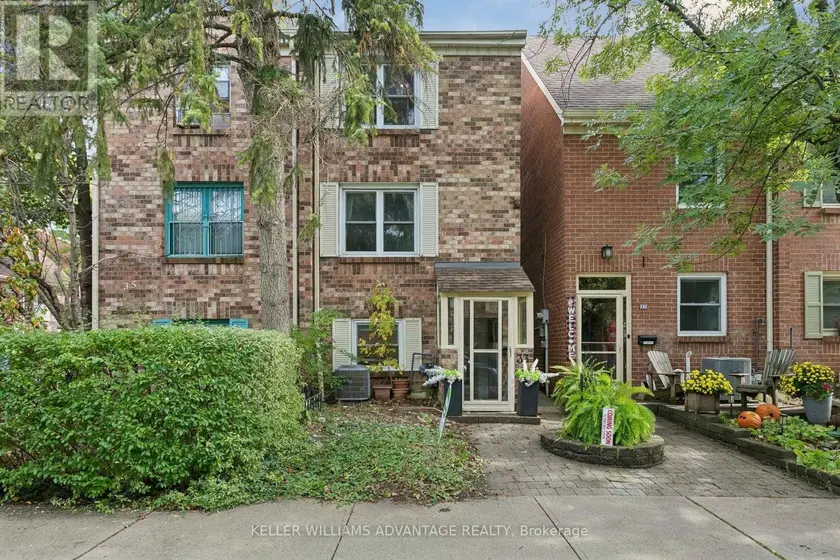 Semi-Detached/Link at 33 SANDSTONE LANE, Toronto