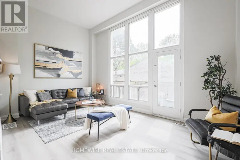 Townhouse at 33 - 560 WAVERLY STREET N, Oshawa