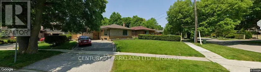 Detached at 22 WATERFIELD DRIVE, Toronto