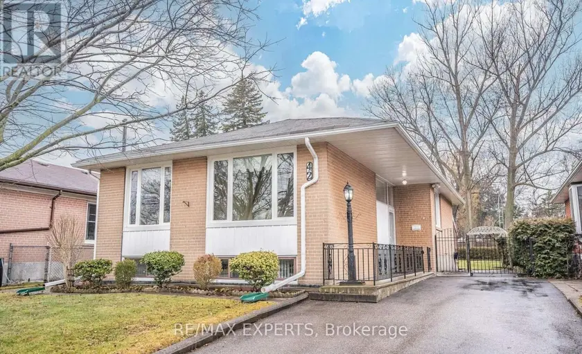 Detached at LOWER - 42 MOSSBANK DRIVE, Toronto