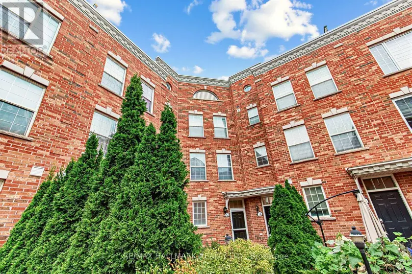 Townhouse at 34 FAIRHEAD MEWS, Toronto