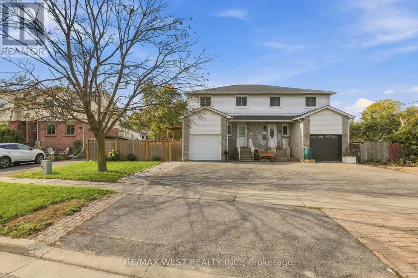 Semi-Detached/Link at 12 WAVERLY STREET S, Oshawa