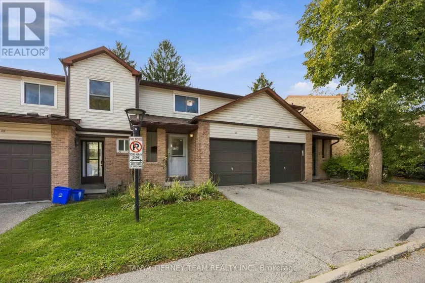 Townhouse at 32 - 1330 TROWBRIDGE DRIVE, Oshawa