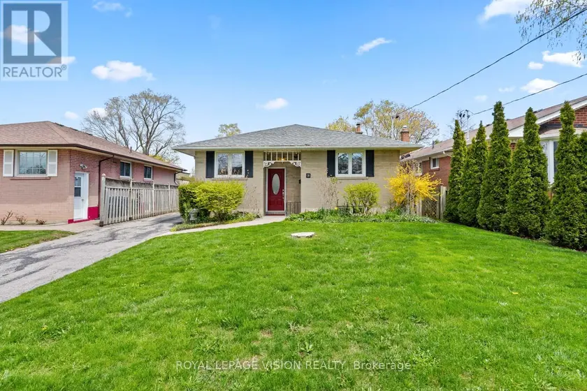 Detached at 6 MACDUFF CRESCENT, Toronto