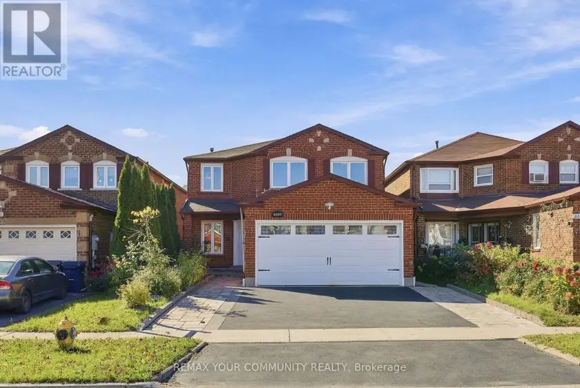 Detached at 205 HUPFIELD TRAIL, Toronto