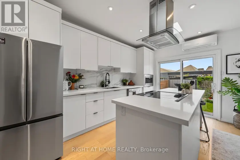 Semi-Detached/Link at 5 1/2 LUTTRELL AVENUE, Toronto