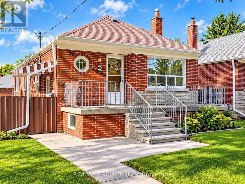 Detached at 14 SHANEEN BOULEVARD, Toronto