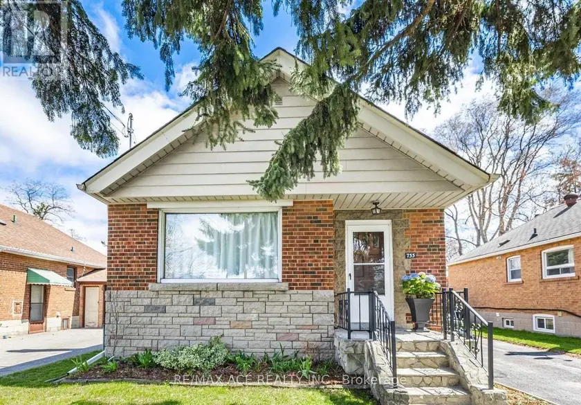 Detached at 733 PHARMACY AVENUE, Toronto