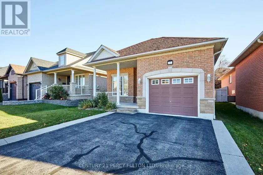 Detached at 7 BRIDLEWOOD BOULEVARD, Whitby