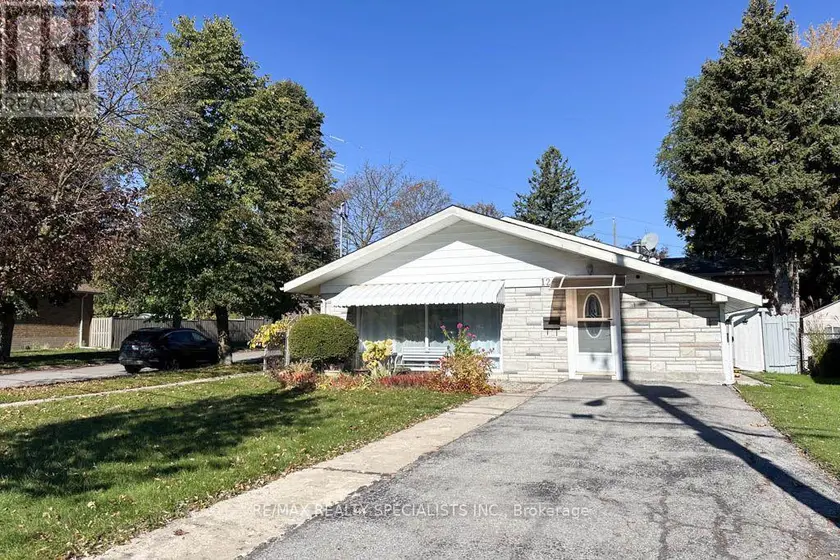 Detached at 124 ROEBUCK DRIVE, Toronto