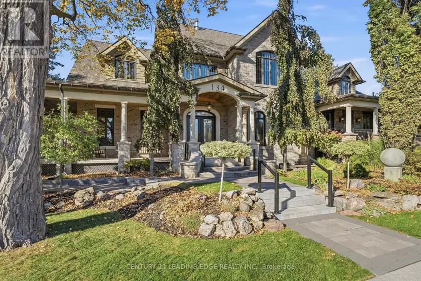 Detached at 134 FRONT STREET E, Whitby