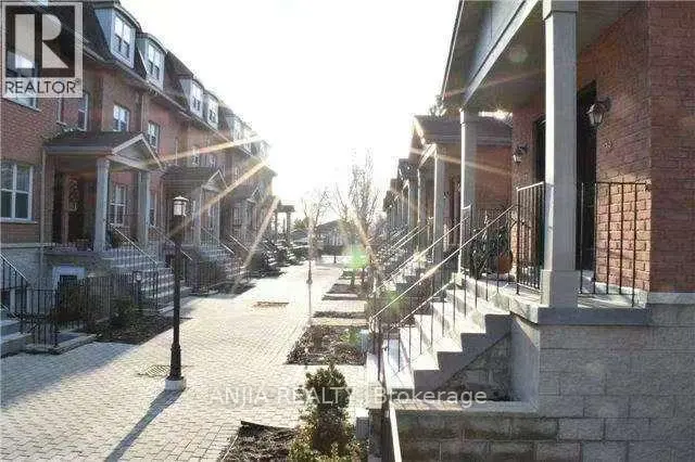Townhouse at 40 - 901 KENNEDY ROAD, Toronto