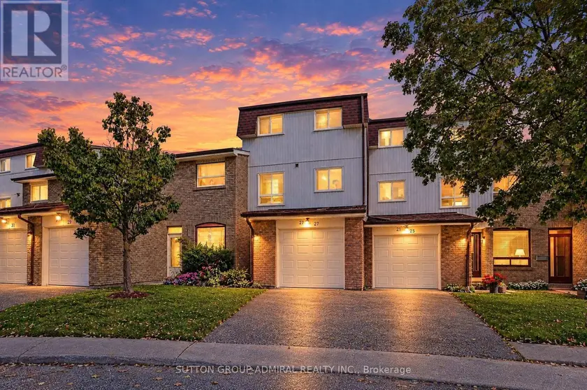 Townhouse at 27 - 21 CHESTER LE BOULEVARD, Toronto