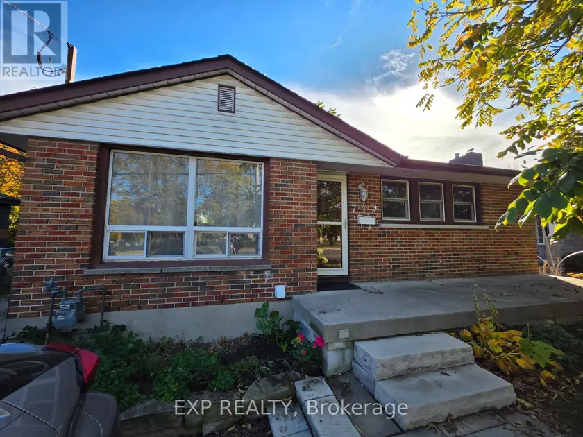 Detached at MAIN - 749 KING STREET W, Oshawa