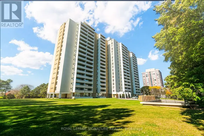 Apartment at 812 - 2550 PHARMACY AVENUE, Toronto