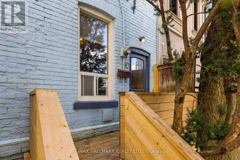 Townhouse at 10 WOODGREEN PLACE, Toronto