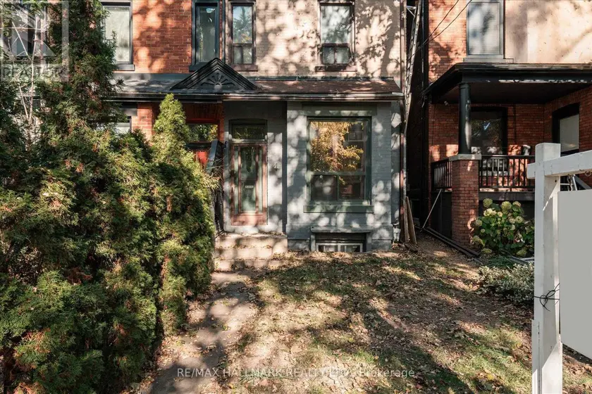 Semi-Detached/Link at 4 FIRST AVENUE, Toronto