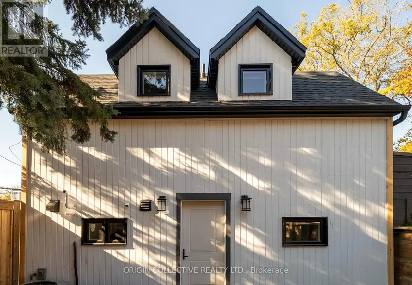 Detached at 8 OAKDENE CRESCENT, Toronto
