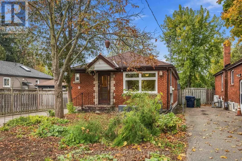 Detached at 4 WALTONICE ROAD, Toronto