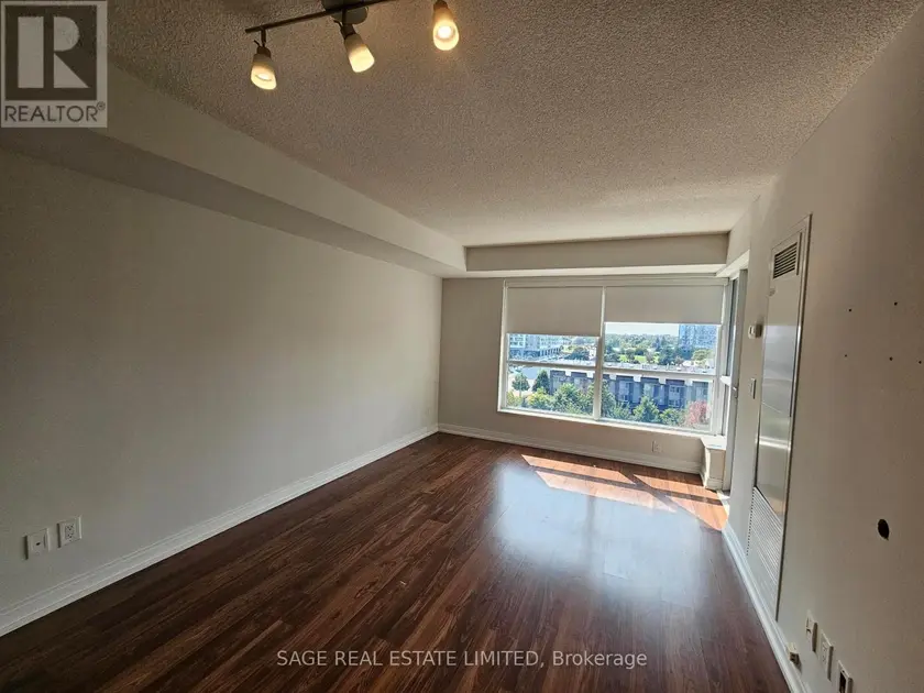 Apartment at 705 - 151 VILLAGE GREEN SQUARE, Toronto