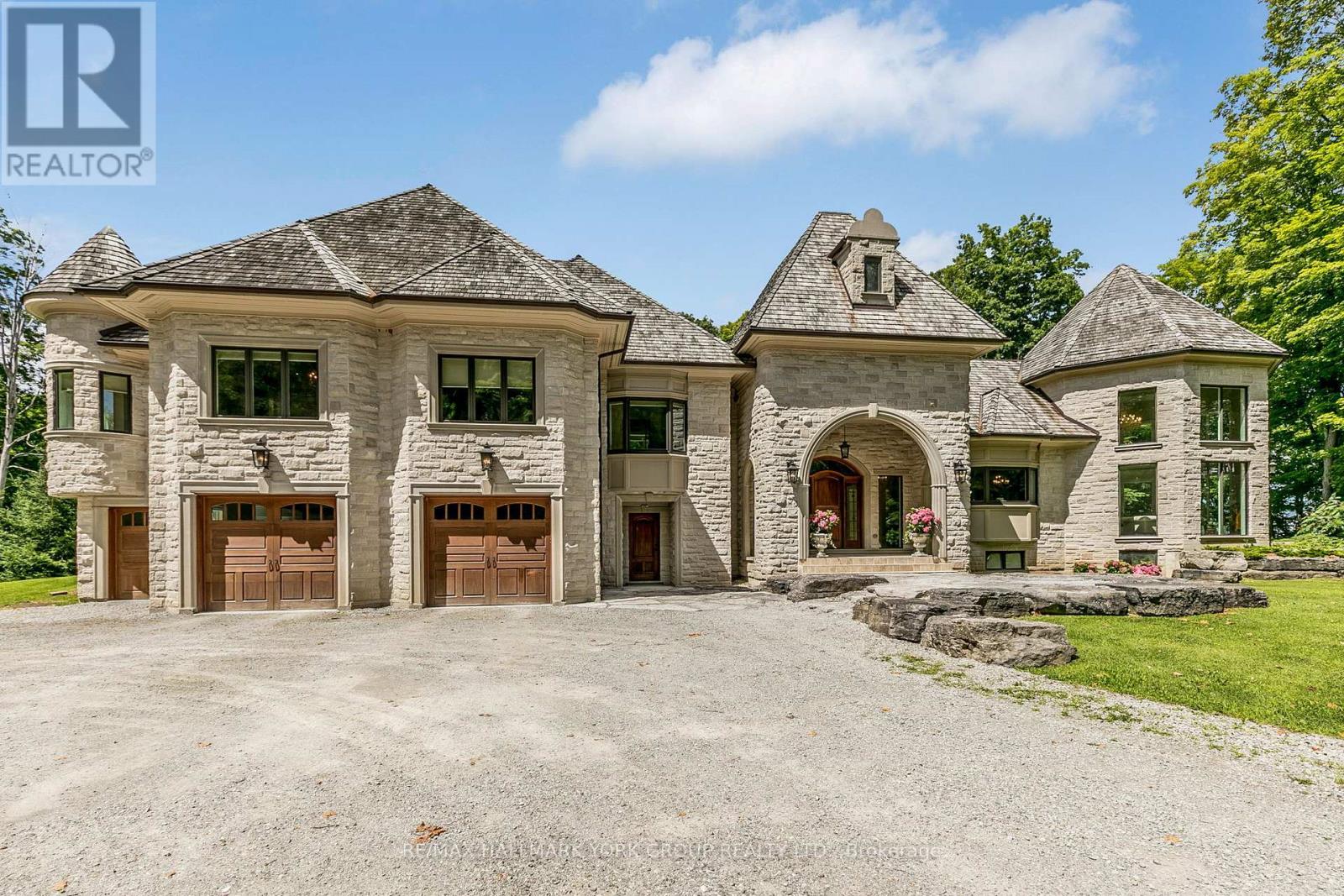 Detached at 1865 DAVIS DRIVE W, King