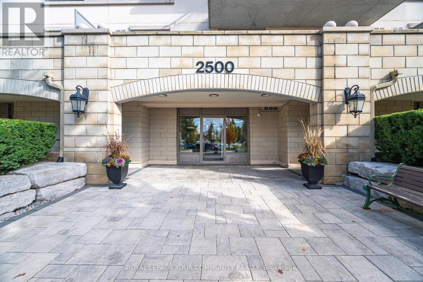 Apartment at 218 - 2500 RUTHERFORD ROAD, Vaughan (Maple)
