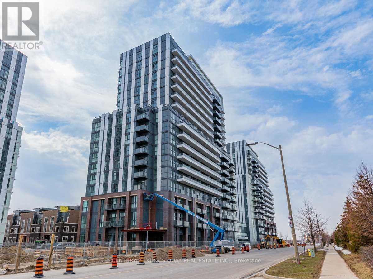Apartment at 101 - 38 HONEYCRISP CRESCENT, Vaughan (Concord)