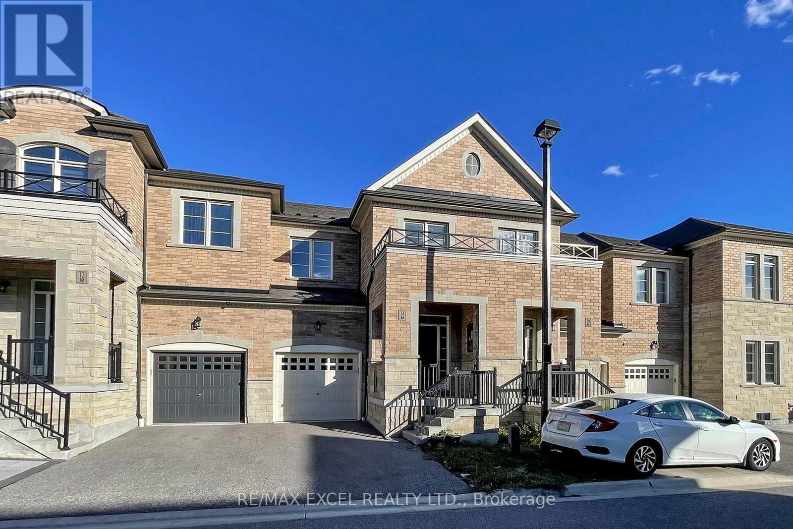 Townhouse at 14 TWINFLOWER LANE, Richmond Hill (Oak Ridges Lake Wilcox)