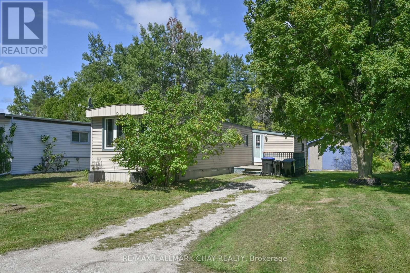 Detached at 32 SHAMROCK CRESCENT, Essa