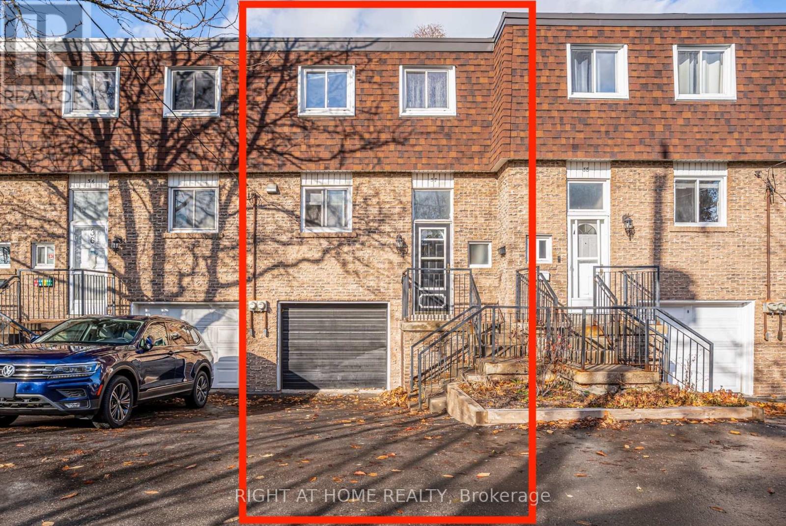 Townhouse at 37 - 37 THE CARRIAGE WAY, Markham (Royal Orchard)