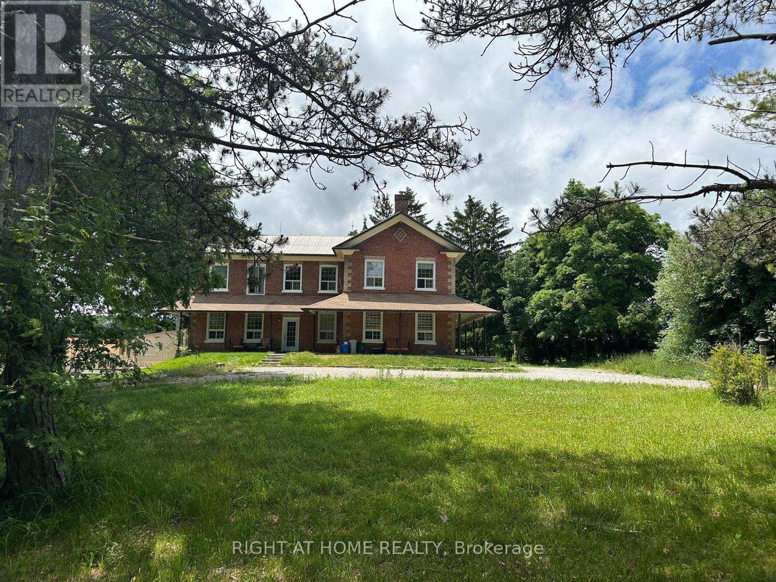 Detached at 17400 10TH CONCESSION N, King