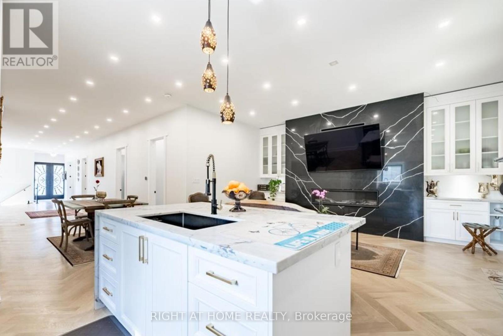 Detached at 215 BAYVIEW AVENUE, Georgina (Keswick South)