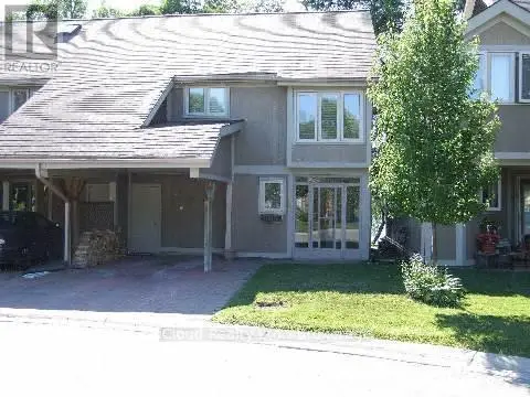 Apartment at 3 DAVY POINT CIRCLE, Georgina