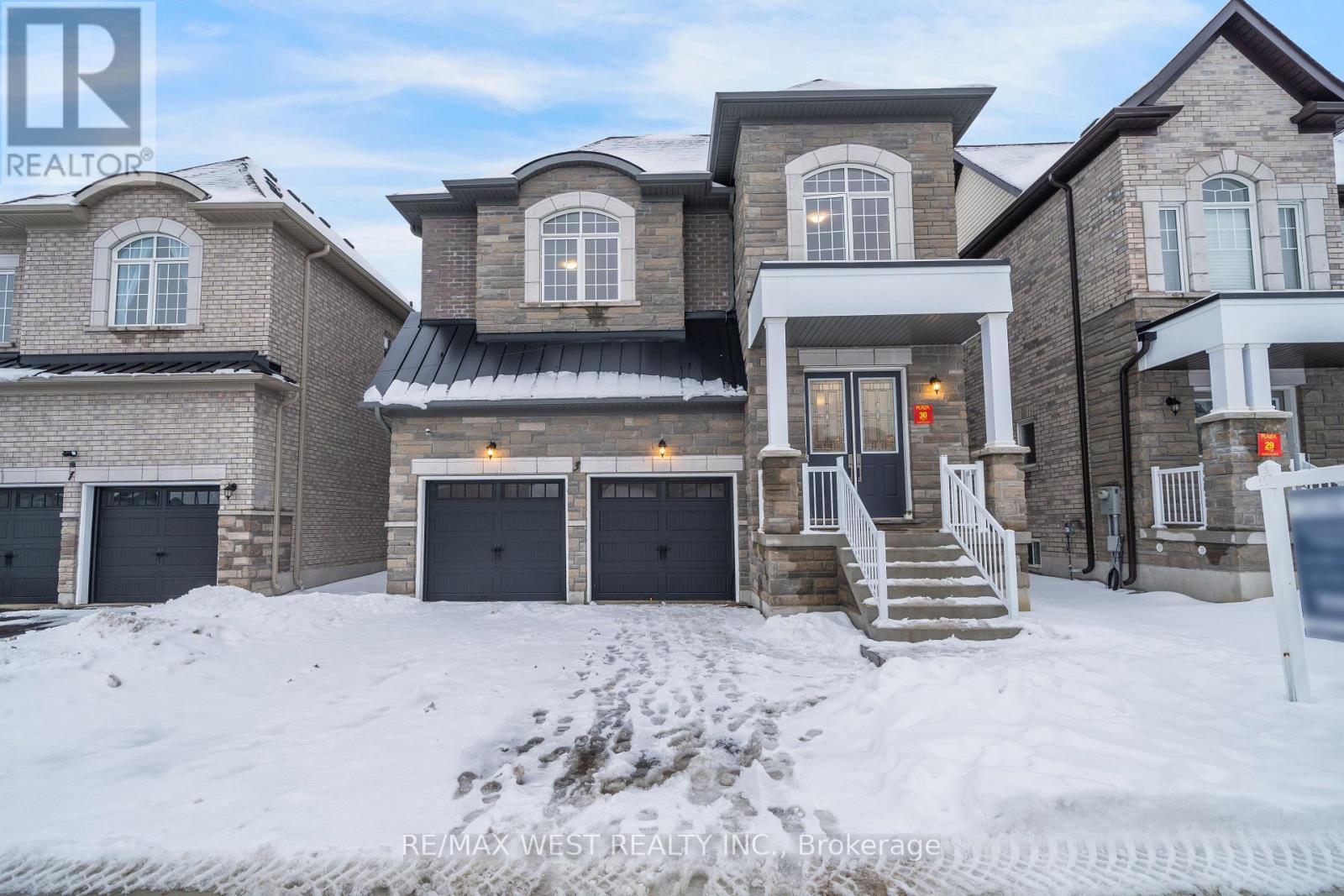 Detached at 3 SPECIOSA STREET, Richmond Hill (Oak Ridges)