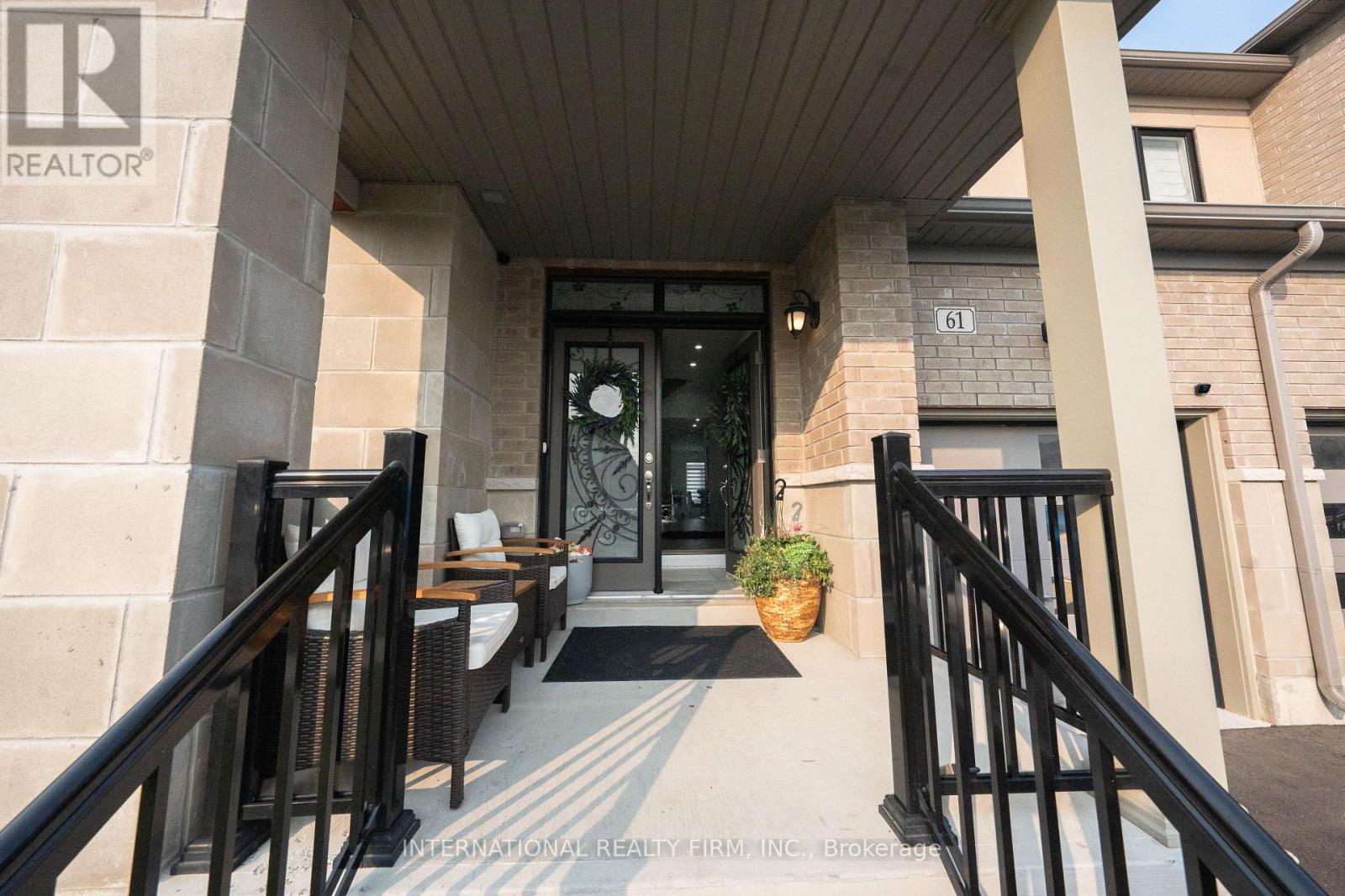 Semi-Detached/Link at 61 TIBERINI WAY, Bradford West Gwillimbury (Bradford)