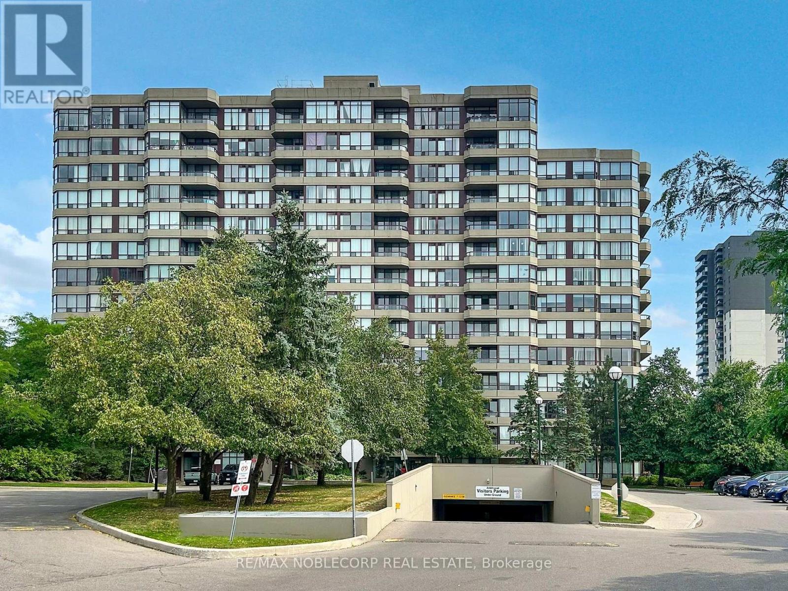 Apartment at 312 - 91 TOWNSGATE DRIVE, Vaughan (Crestwood-Springfarm-Yorkhill)