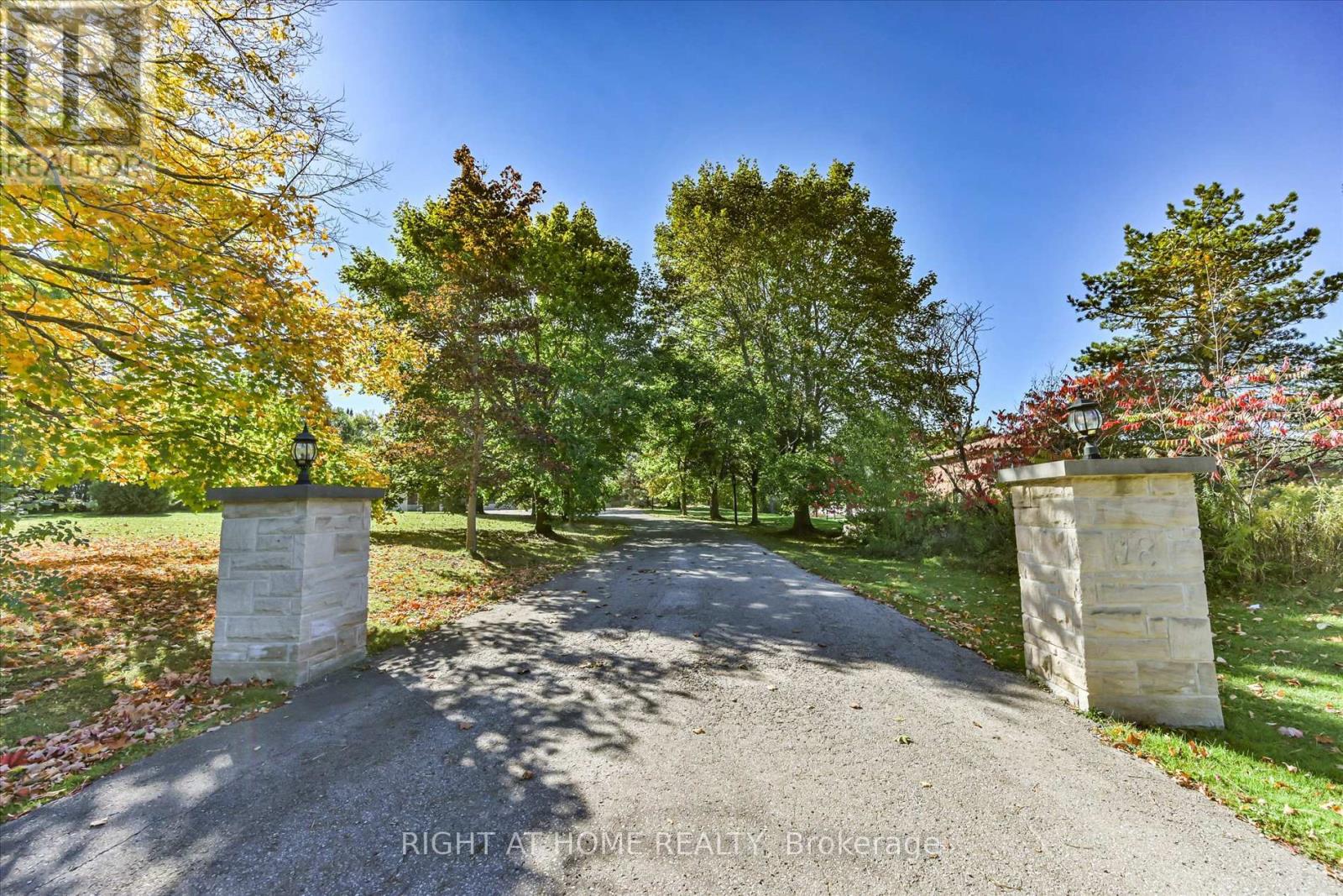 Detached at 18 MCCOWAN LANE, Whitchurch-Stouffville