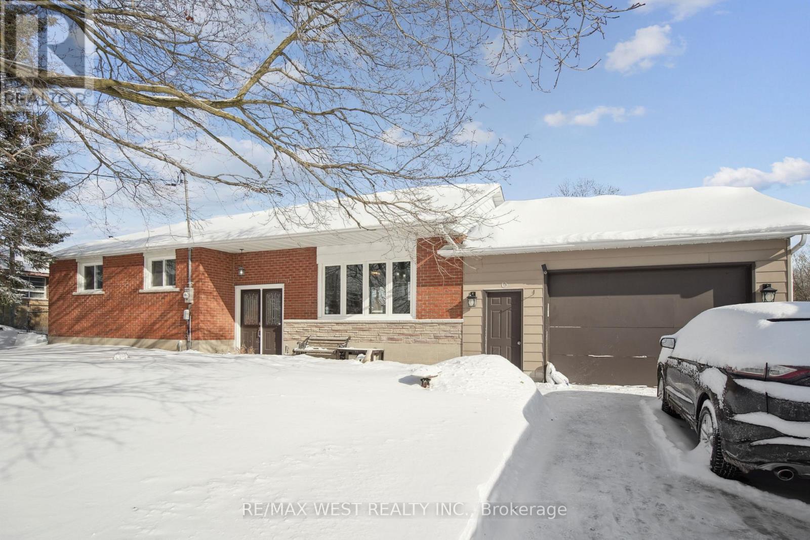 Detached at 19113 HIGHWAY 48, East Gwillimbury (Mt Albert)