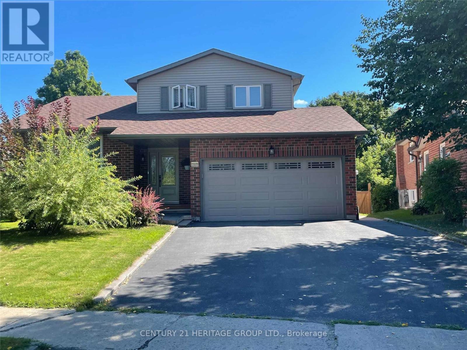 Detached at 217 YORKSHIRE DRIVE, Newmarket (Bristol-London)