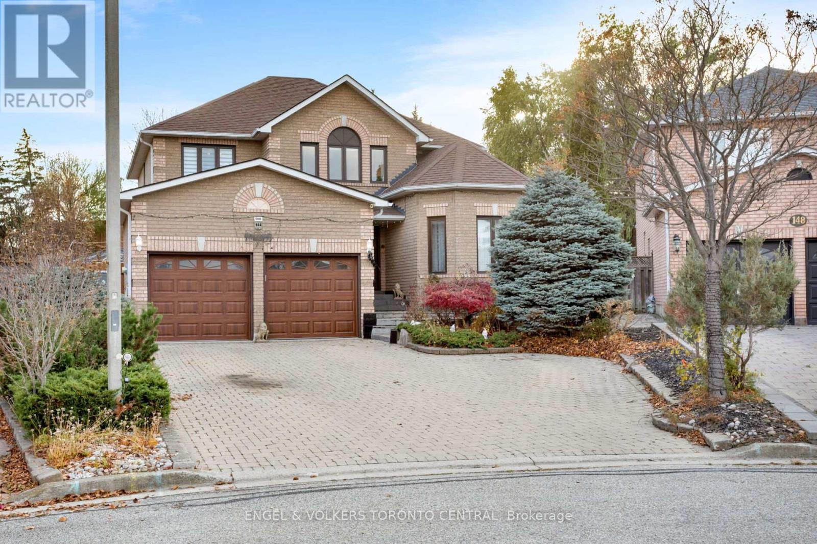 Detached at 144 CLAREMONT LANE, Vaughan (West Woodbridge)