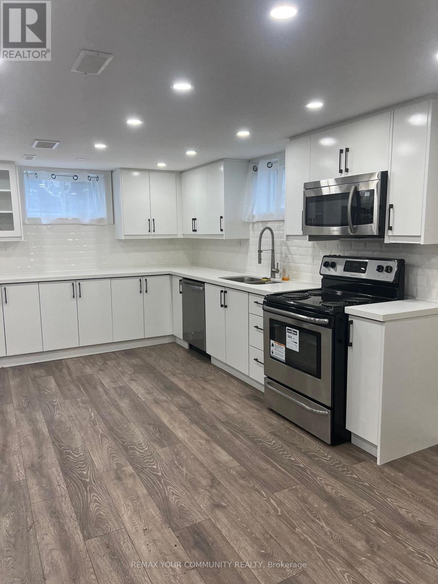 Detached at 23 IRWIN AVENUE, Aurora (Aurora Village)