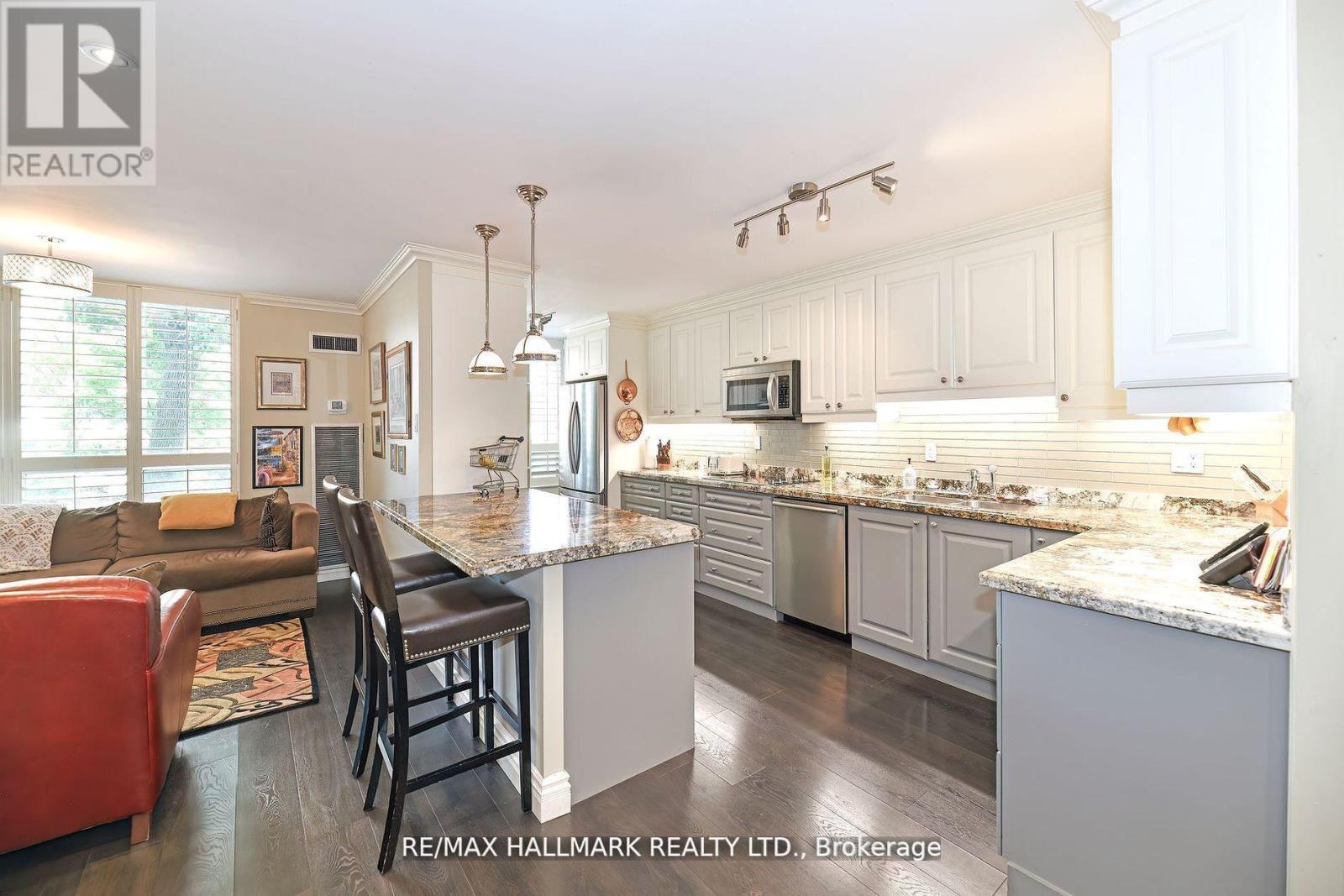 Apartment at 105 - 333 CLARK AVENUE, Vaughan (Crestwood-Springfarm-Yorkhill)