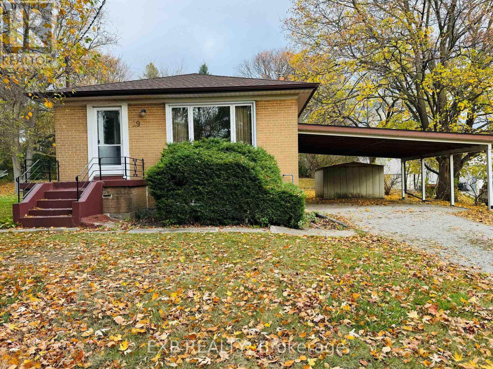 Detached at 29 BAYVIEW PARKWAY, Newmarket (Huron Heights-Leslie Valley)