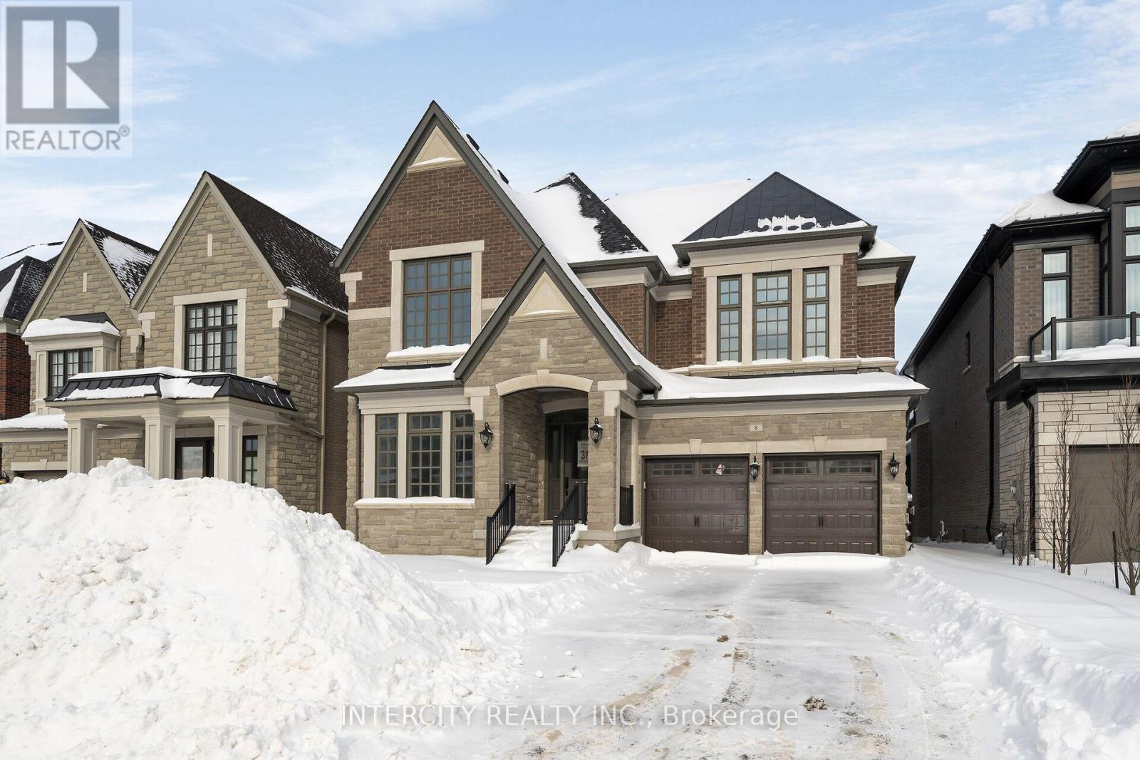 Detached at 8 HEART LAKE CIRCLE, King (King City)