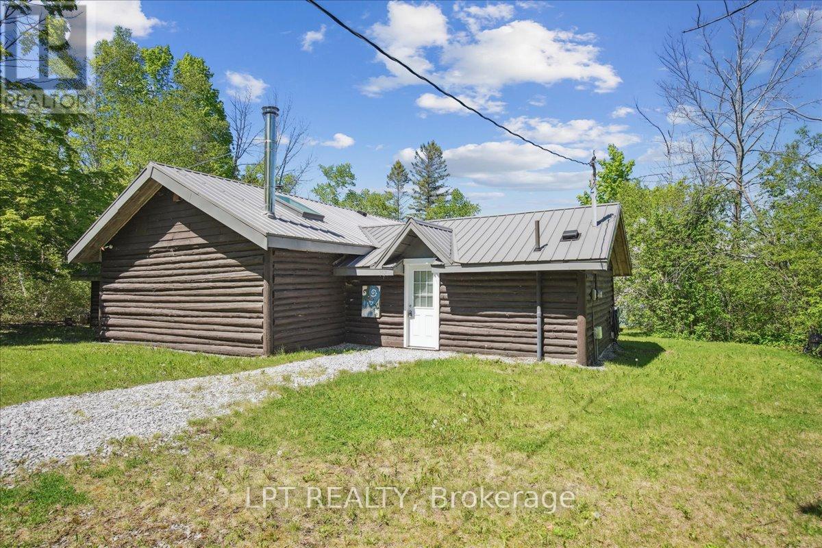 Detached at 1689 CHIEF JOSEPH SNAKE ROAD, Georgina Islands