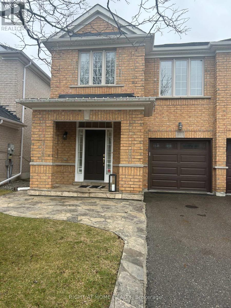 Semi-Detached/Link at 910 OAKTREE CRESCENT, Newmarket (Summerhill Estates)