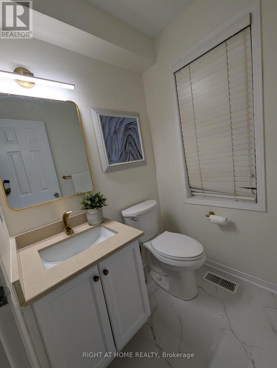 Semi-Detached/Link at 158 HOLLYWOOD HILL CIRCLE, Vaughan