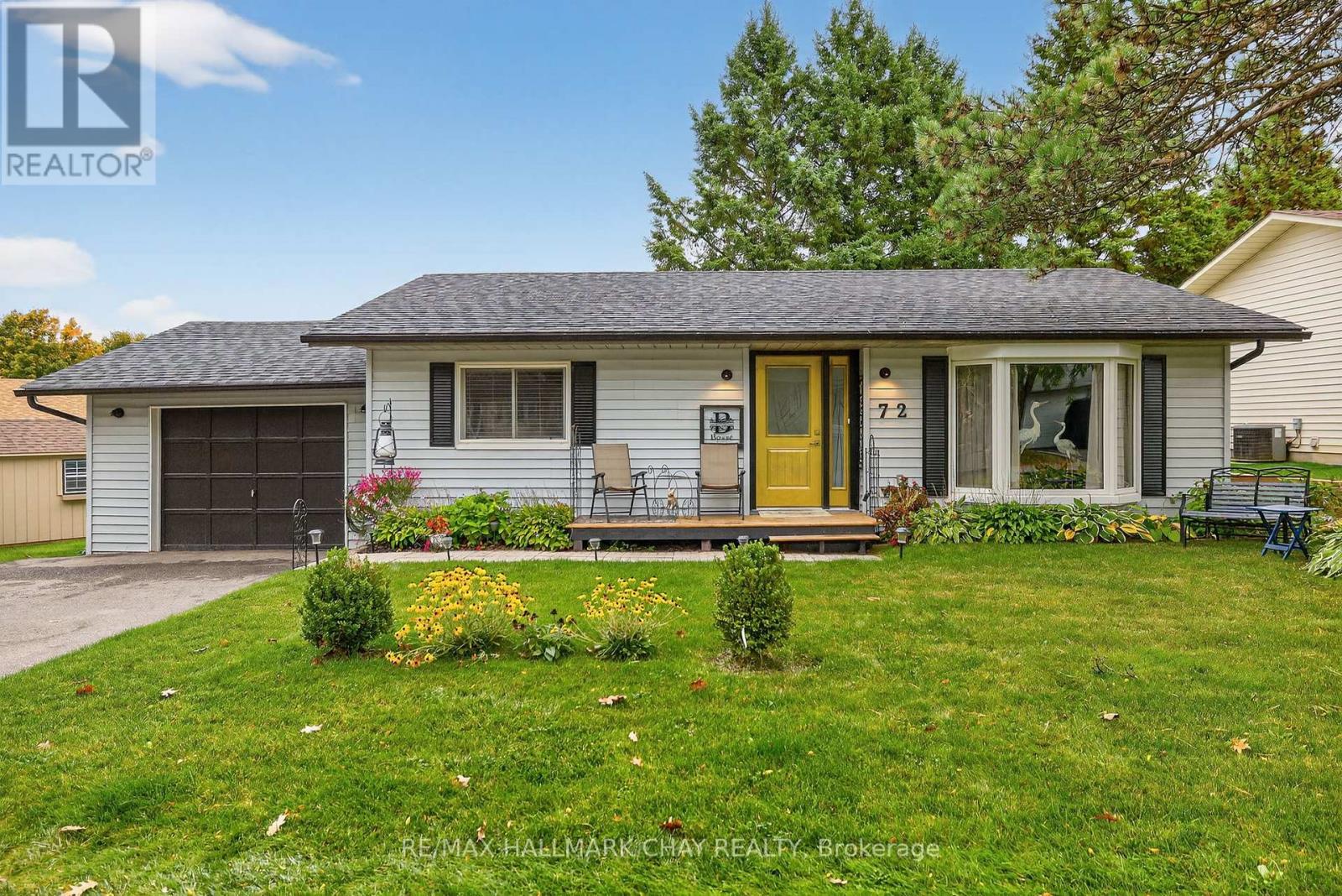 Detached at 72 TECUMSETH PINES DRIVE, New Tecumseth