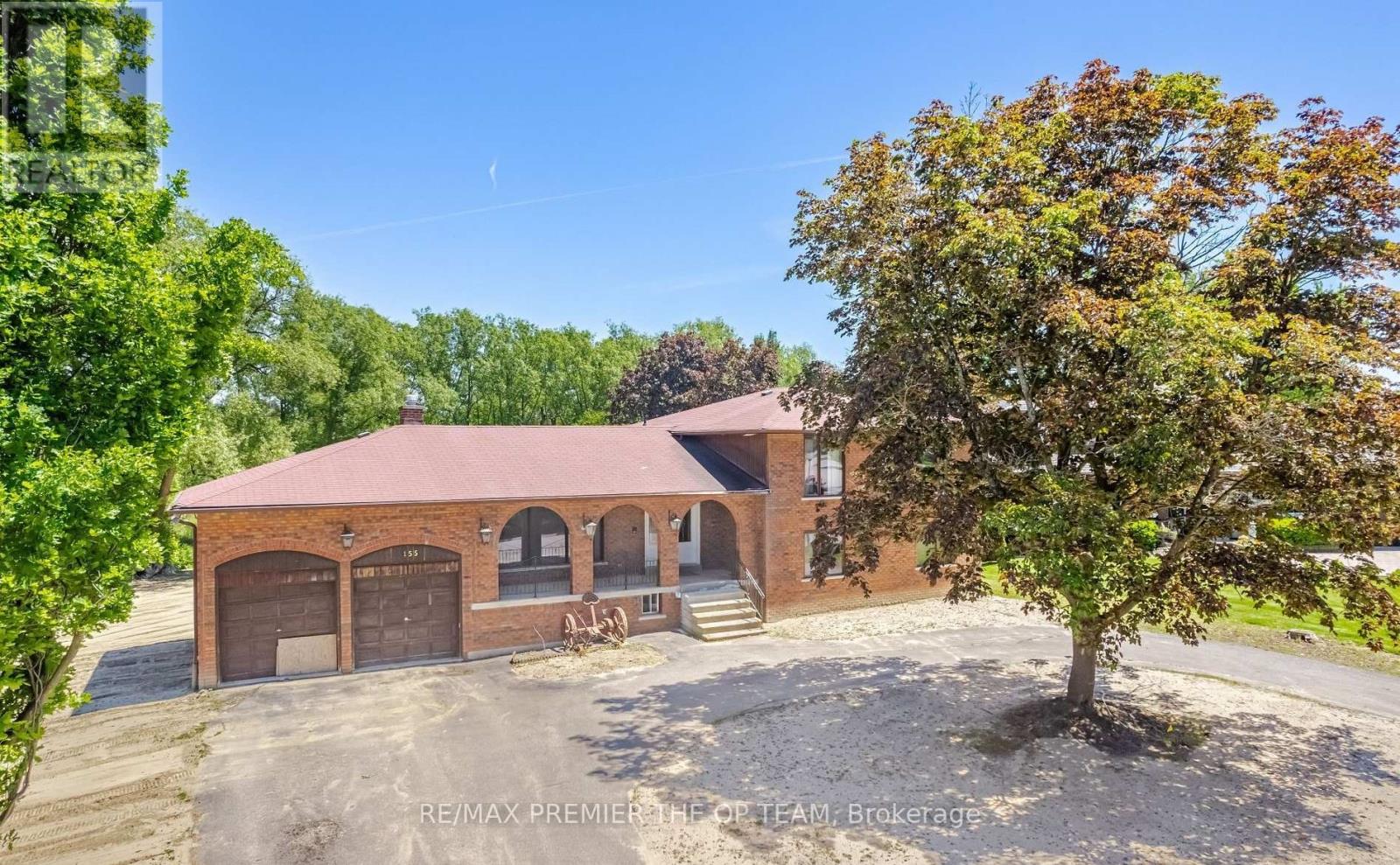 Detached at 155 DENNISON STREET, King (King City)