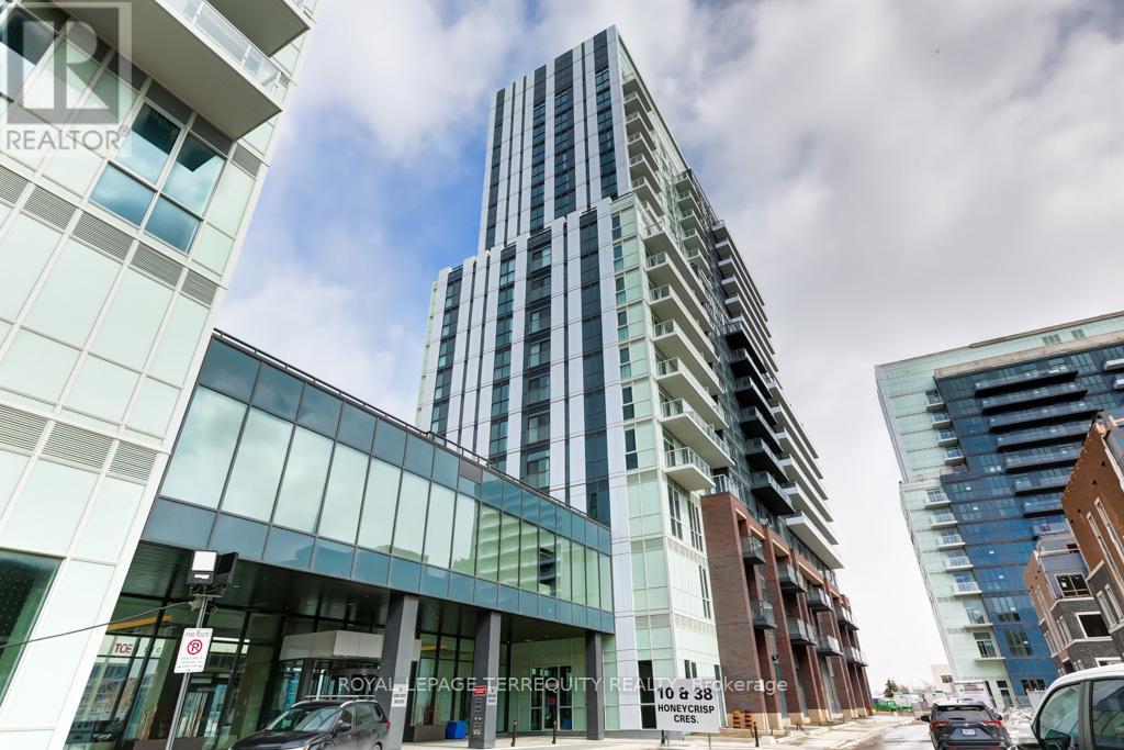Apartment at 607 - 38 HONEYCRISP CRESCENT, Vaughan (Vaughan Corporate Centre)